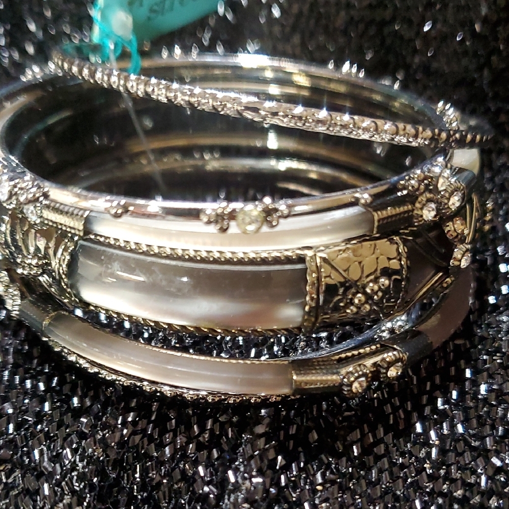 Spring Street Silver and Black Bracelet Set - Picture 6 of 7